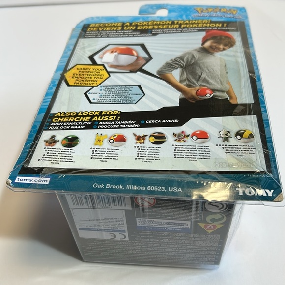 Pokemon Clip n Carry Pokeball Pikachu and Repeat Ball Figure Set New sealed - Picture 4 of 5
